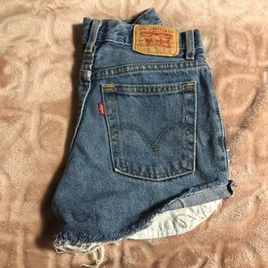 VINTAGE LEVI’s SHORTS